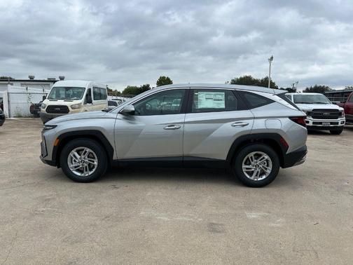 Shimmering Silver 2026 Hyundai TUCSON SE