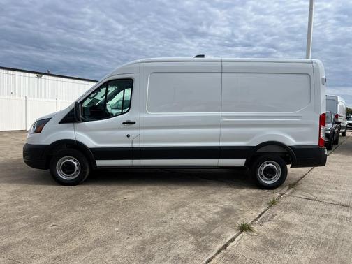 2026 Ford Transit-250 148 WB Medium Roof Cargo