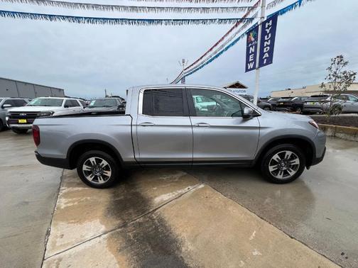 Lunar Silver Metallic 2018 Honda Ridgeline RTL
