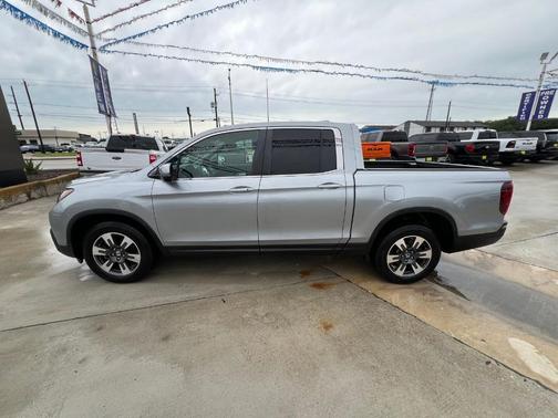 Lunar Silver Metallic 2018 Honda Ridgeline RTL