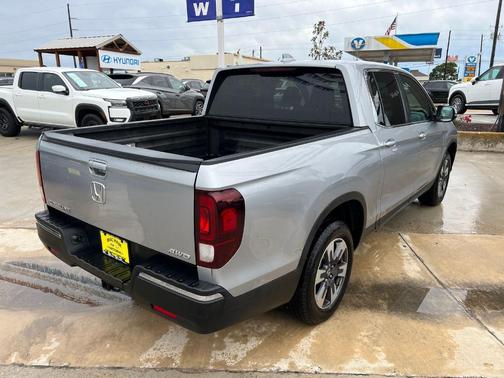 Lunar Silver Metallic 2018 Honda Ridgeline RTL