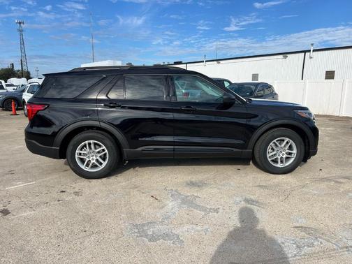 Black Metallic 2026 Ford Explorer Active