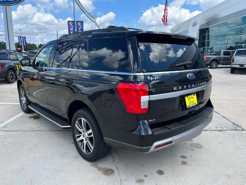 Black Metallic 2022 Ford Expedition XLT