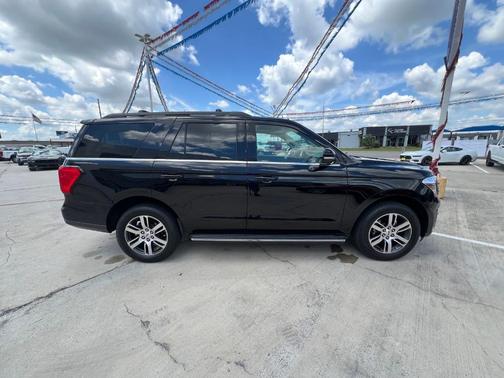 Black Metallic 2022 Ford Expedition XLT