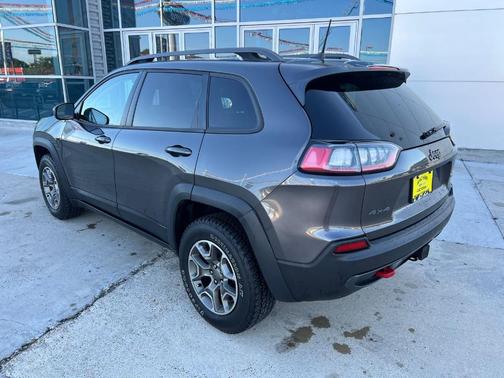 Granite Crystal Clearcoat Metallic 2020 Jeep Cherokee Trailhawk