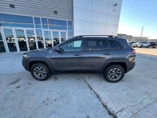 Granite Crystal Clearcoat Metallic 2020 Jeep Cherokee Trailhawk