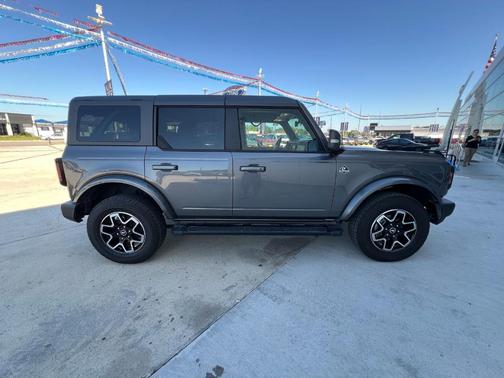 Gray Metallic 2024 Ford Bronco Outer Banks