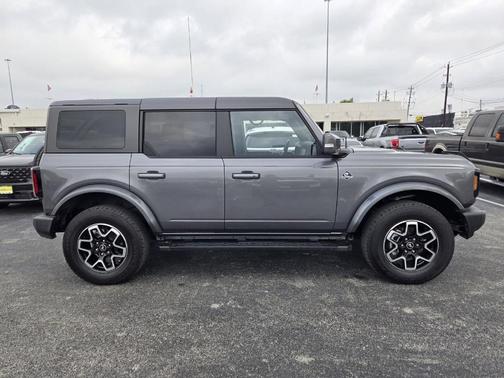 Gray Metallic 2024 Ford Bronco Outer Banks