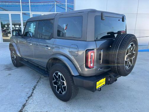 Gray Metallic 2024 Ford Bronco Outer Banks