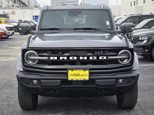 Gray Metallic 2024 Ford Bronco Outer Banks