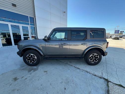 Gray Metallic 2024 Ford Bronco Outer Banks