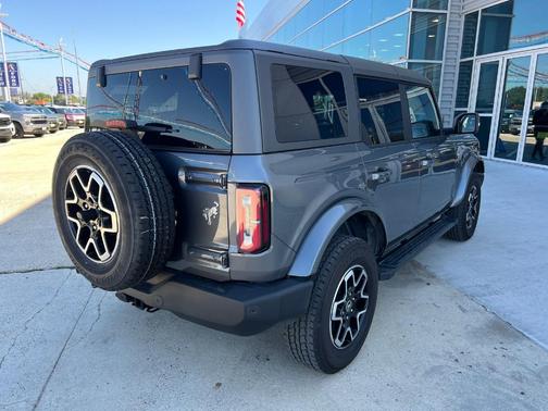 Gray Metallic 2024 Ford Bronco Outer Banks