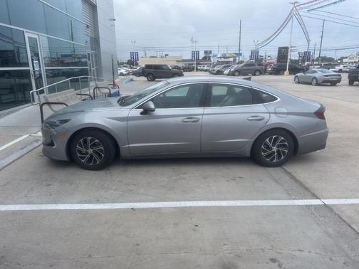 Silver 2023 Hyundai SONATA Hybrid Blue