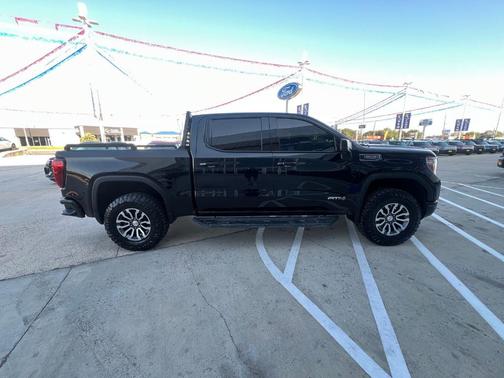 Onyx Black 2021 GMC Sierra 1500 AT4