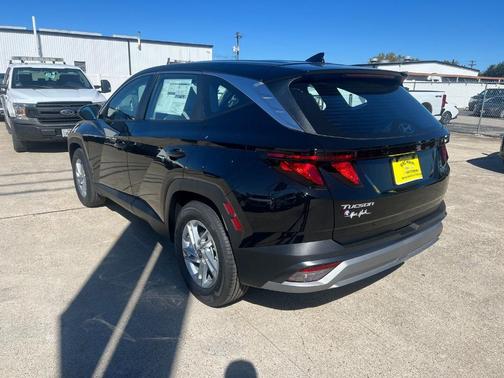 Phantom Black 2026 Hyundai TUCSON SE