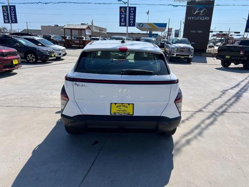 2026 Hyundai KONA SE