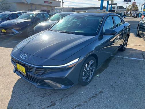 2025 Hyundai ELANTRA SEL Convenience