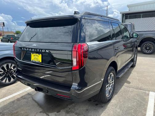 Gray 2026 Ford Expedition Active