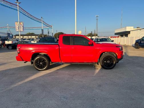 2023 Nissan Frontier SV