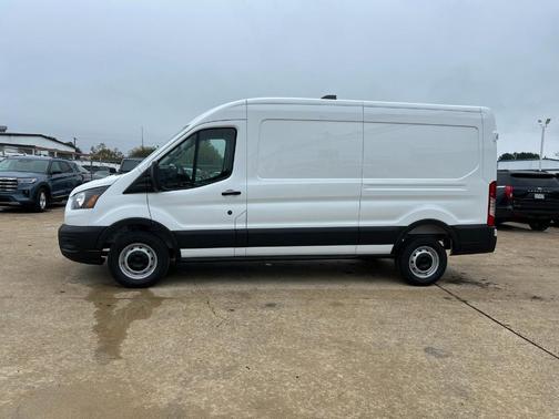 Oxford White 2026 Ford Transit-250 148 WB Medium Roof Cargo