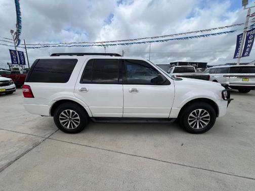 White Platinum Clearcoat Metallic 2015 Ford Expedition XLT