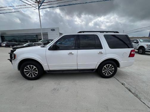 White Platinum Clearcoat Metallic 2015 Ford Expedition XLT