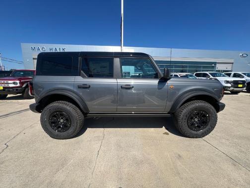 Gray Metallic 2026 Ford Bronco Badlands