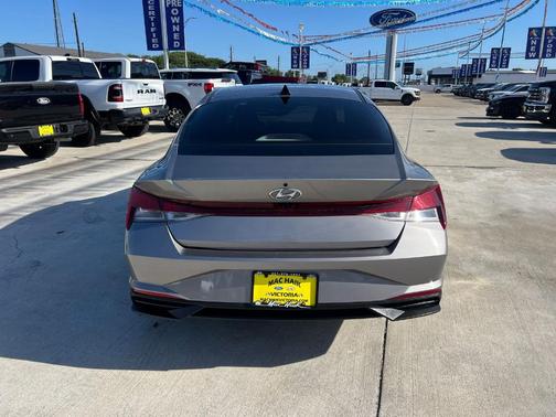 Metal 2023 Hyundai ELANTRA SEL