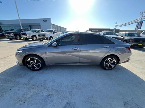 Metal 2023 Hyundai ELANTRA SEL