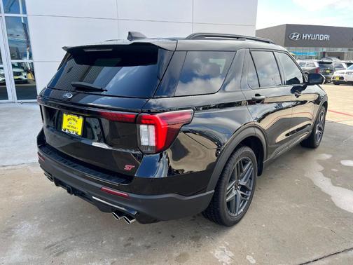 Black Metallic 2025 Ford Explorer ST