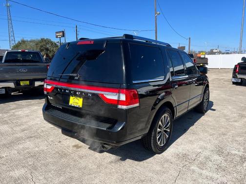 2017 Lincoln Navigator Select