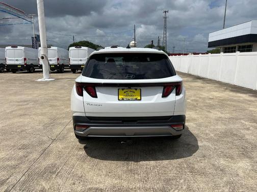 White Pearl 2026 Hyundai TUCSON SEL