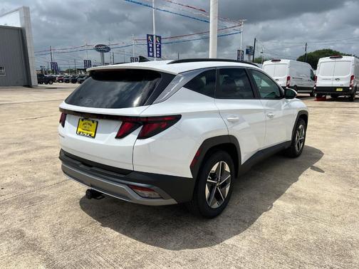 White Pearl 2026 Hyundai TUCSON SEL