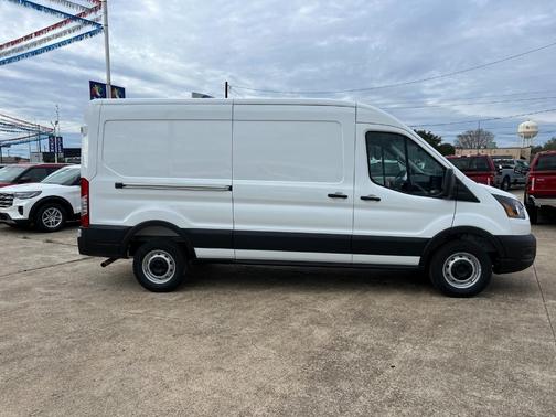 2026 Ford Transit-250 148 WB Medium Roof Cargo
