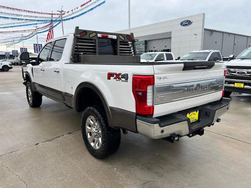 White 2017 Ford F-250 King Ranch