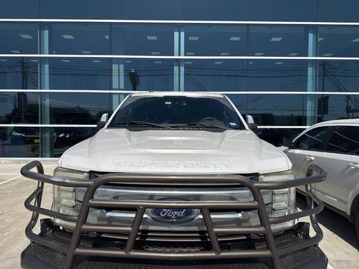 White 2017 Ford F-250 King Ranch