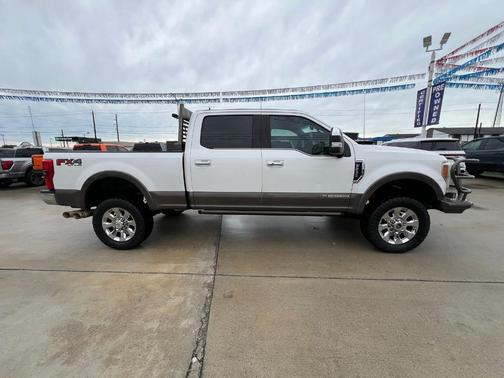 White 2017 Ford F-250 King Ranch