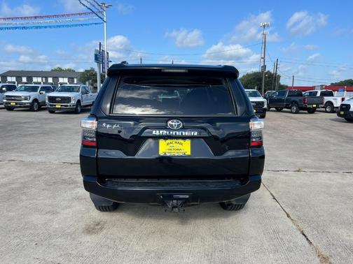 2022 Toyota 4Runner SR5