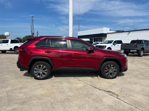 2024 Toyota RAV4 Hybrid XLE Premium