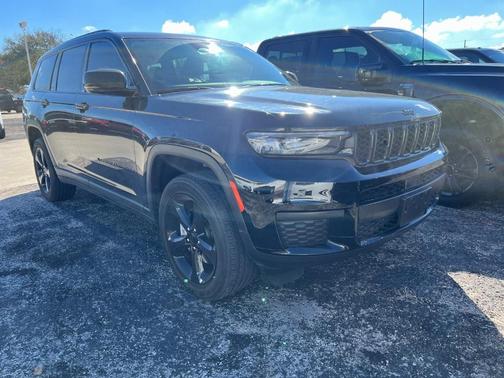2023 Jeep Grand Cherokee L Laredo