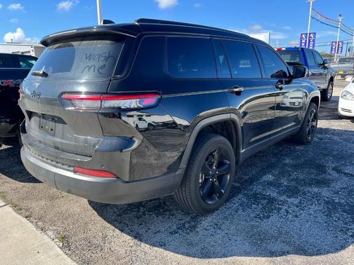 2023 Jeep Grand Cherokee L Laredo