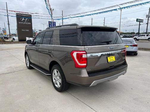 Stone Gray 2019 Ford Expedition XLT