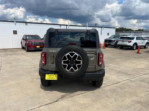 2025 Ford Bronco Outer Banks