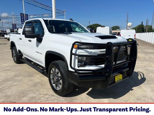 Summit White 2024 Chevrolet Silverado 2500 Custom