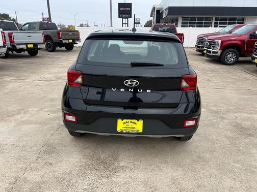 2026 Hyundai VENUE SE