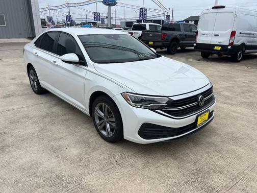 Opal White Pearl Effect 2023 Volkswagen Jetta 1.5T SE