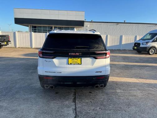 2025 GMC Acadia AT4