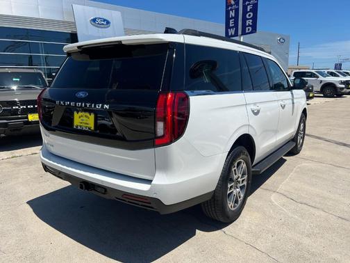 White Metallic 2026 Ford Expedition Active