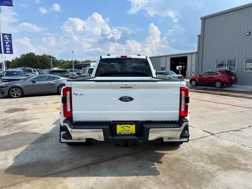 2026 Ford F-350 Lariat Super Duty