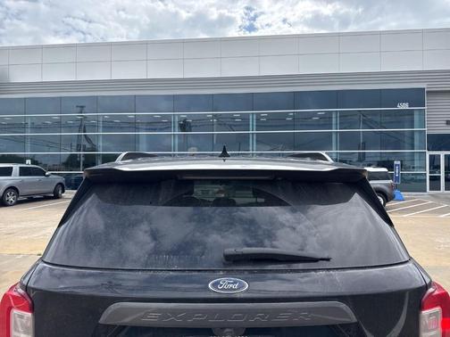 Black Metallic 2022 Ford Explorer XLT